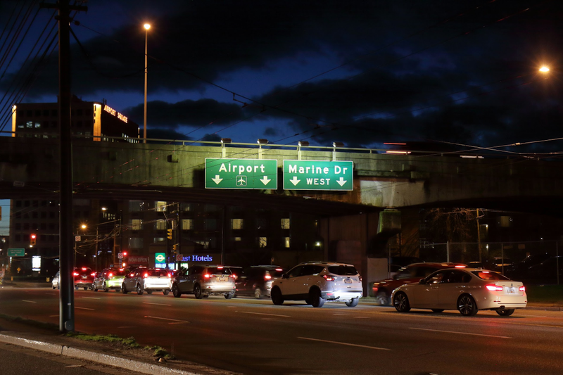 Illustration for article titled Pics from the Curbside: 2018-02-04 to Marpole at Dusk and Night